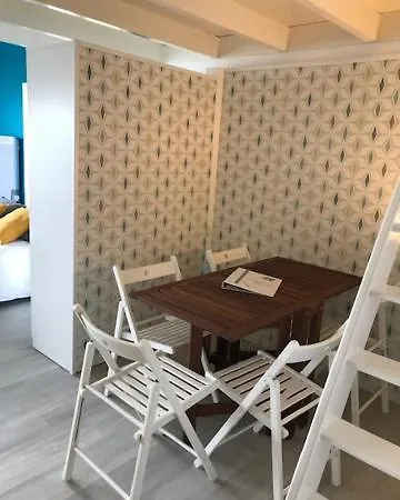 ホテル Bord A Bord ノワールムーティエ