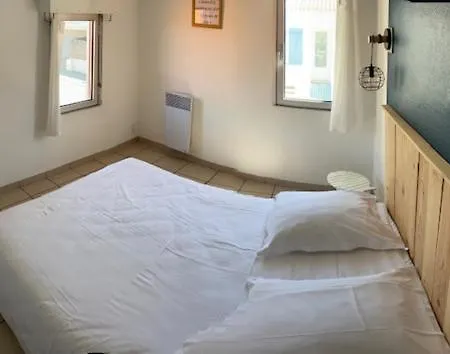 Bord A Bord ノワールムーティエ