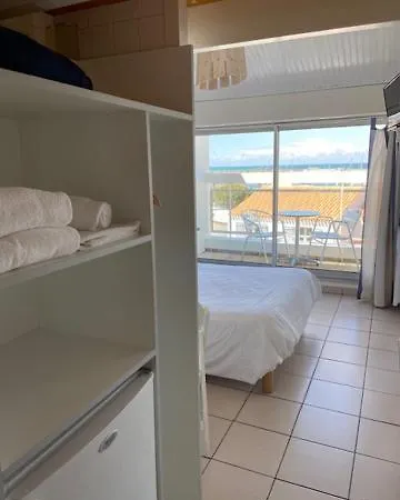 Bord A Bord ホテル 2*