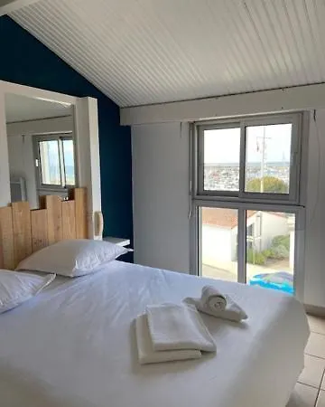 Bord A Bord ノワールムーティエ