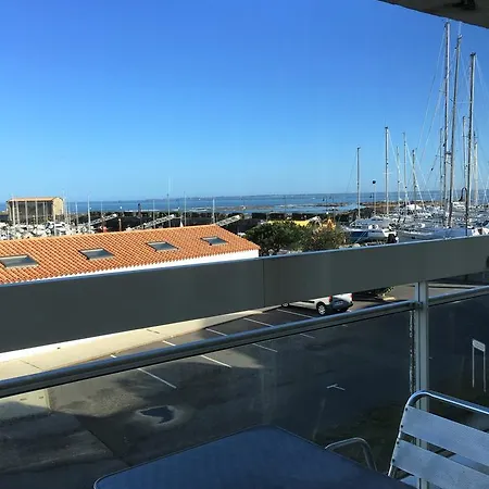 ホテル Bord A Bord ノワールムーティエ