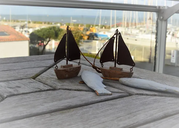 Bord A Bord Hotel 2*