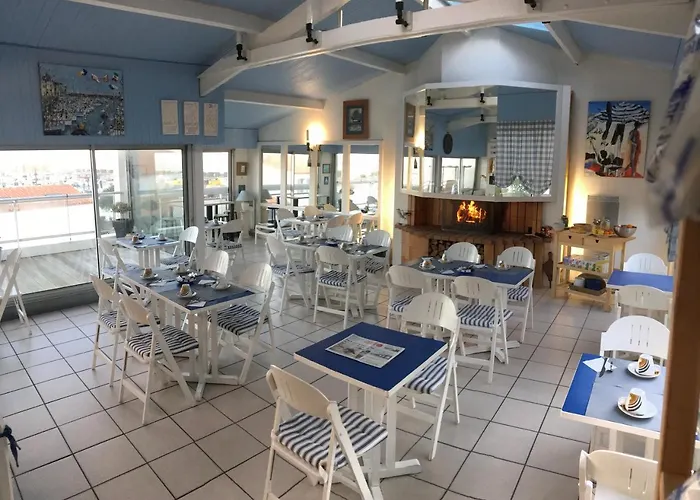 Bord A Bord Hotel 2*