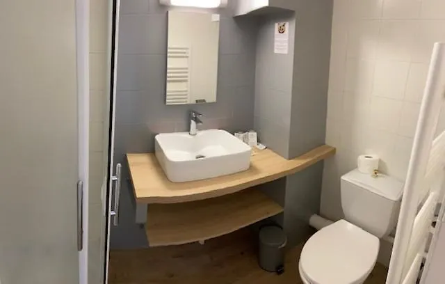 Bord A Bord 호텔 2*