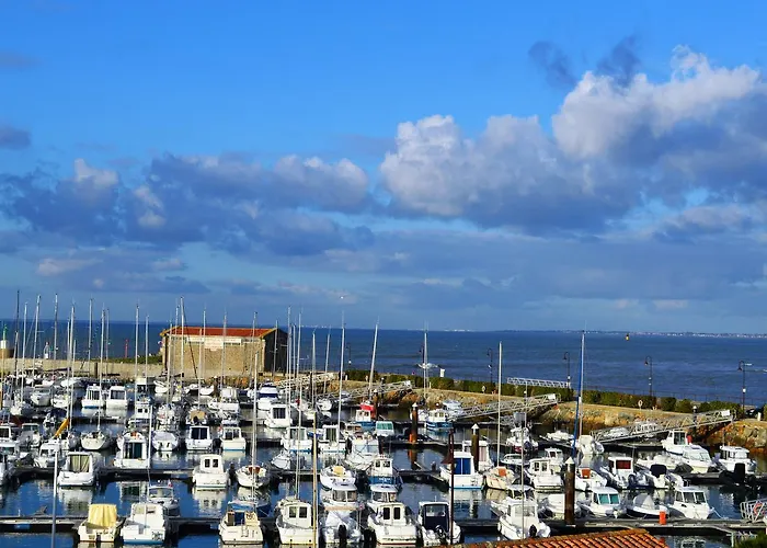 Bord A Bord 酒店 2*