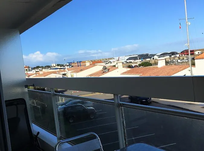 Bord A Bord 누아르무티에 앙 릴